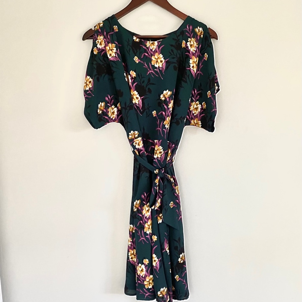 Dex Dark Green Floral Tie-Front Sheath Dress